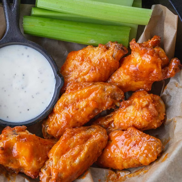 Blazing Buffalo Wings Sauce 960ml, Classic Spicy Wing Sauce, Dip and Dressing